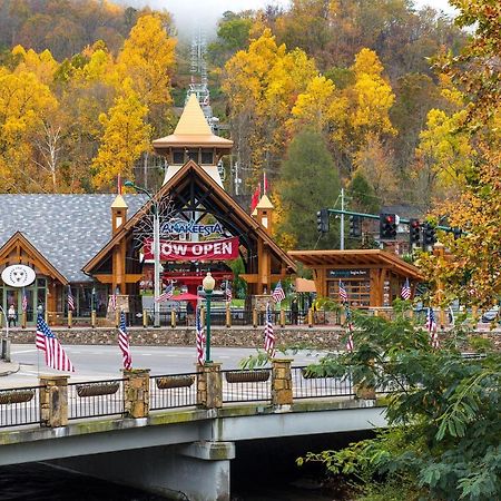 Leconte View 1, 1 Bedroom, Fireplace, Hot Tub, Grill, Pool Table, Sleeps 2 Gatlinburg Exterior photo