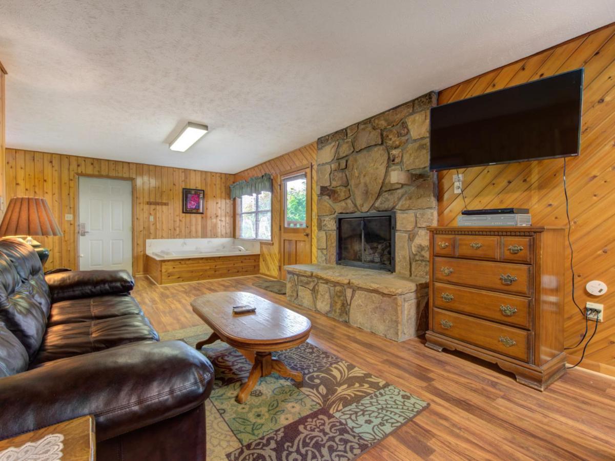 Leconte View 1, 1 Bedroom, Fireplace, Hot Tub, Grill, Pool Table, Sleeps 2 Gatlinburg Exterior photo