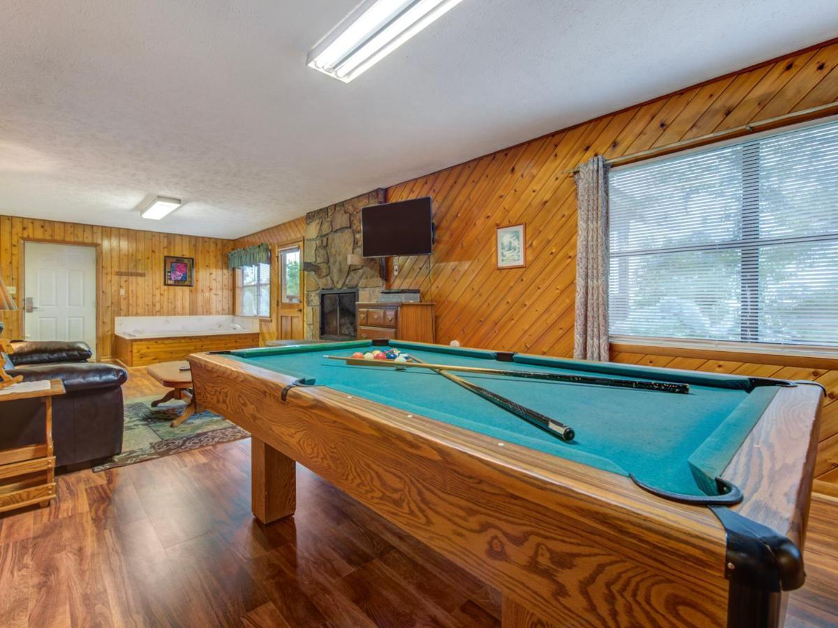 Leconte View 1, 1 Bedroom, Fireplace, Hot Tub, Grill, Pool Table, Sleeps 2 Gatlinburg Exterior photo